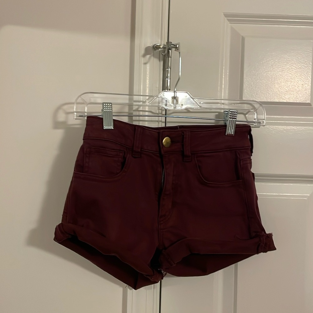 AMERICAN EAGLE XS BURGUNDY SHORTS